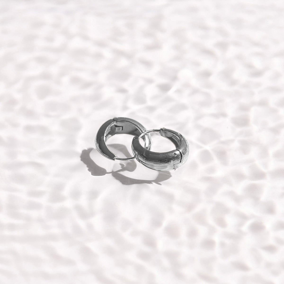 Teardrop Small Curve Hoop Earrings - EVRYJEWELS